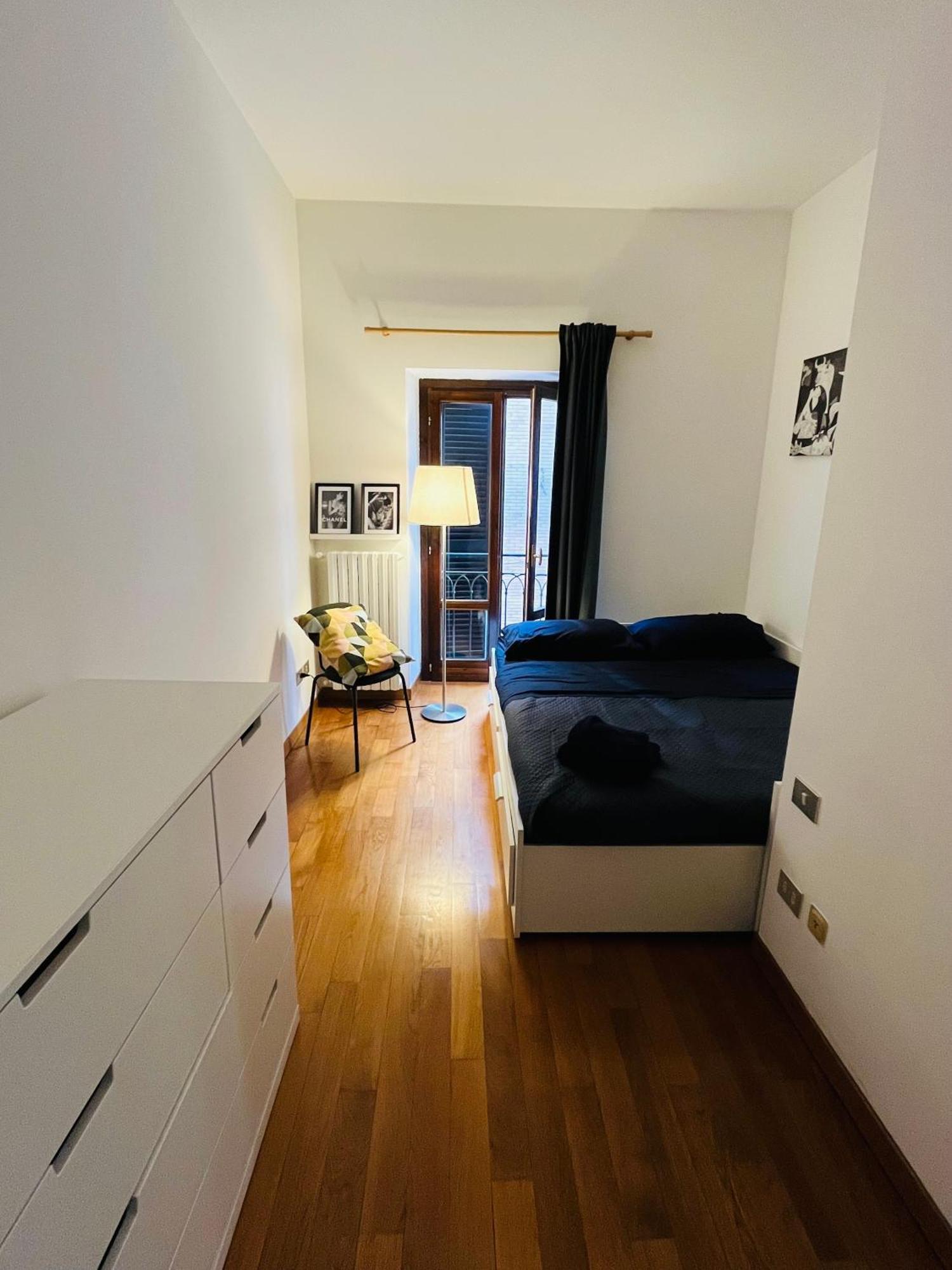 Mercalli 5 Milano Esterno foto